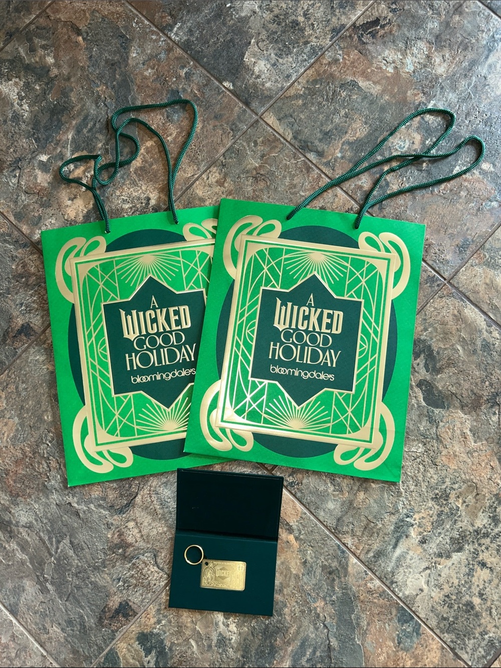 Wicked shopping bags & mini gold card